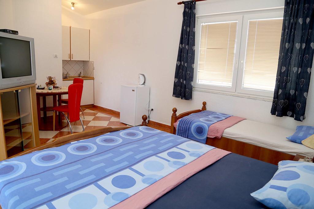 Apartments Stevo Nikocevic Bar Buitenkant foto
