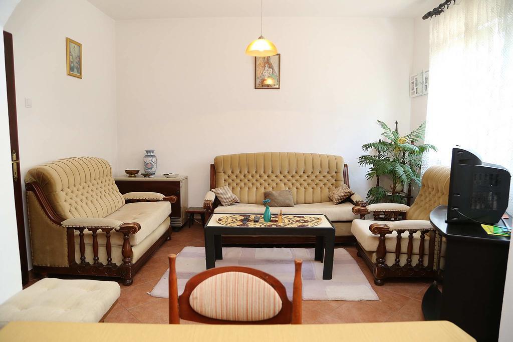 Apartments Stevo Nikocevic Bar Buitenkant foto