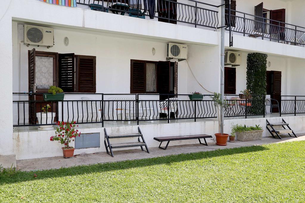 Apartments Stevo Nikocevic Bar Buitenkant foto